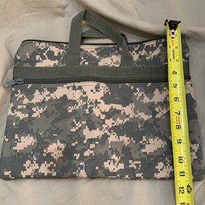 Camo zipper tote